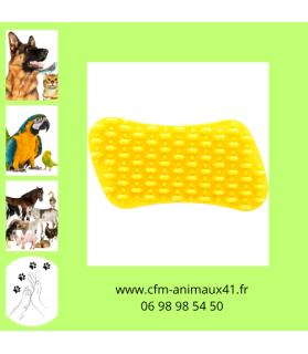 Brosse jaune universelle PET+ME nettoie masse brosse et caresse pour Chien et Chat CFM Animaux 41 à Conan 41290